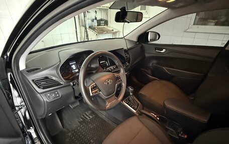 Hyundai Solaris II рестайлинг, 2022 год, 1 680 000 рублей, 5 фотография