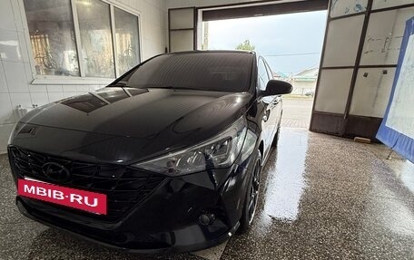 Hyundai Solaris II рестайлинг, 2022 год, 1 680 000 рублей, 7 фотография