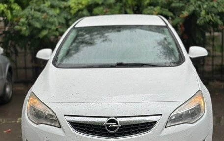 Opel Astra J, 2012 год, 680 000 рублей, 1 фотография