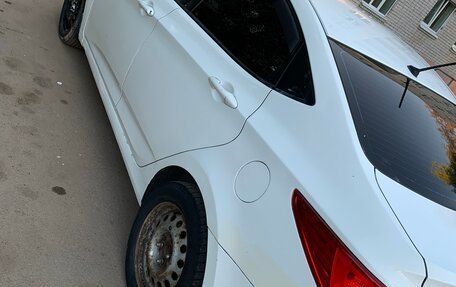 Hyundai Solaris II рестайлинг, 2015 год, 550 000 рублей, 3 фотография