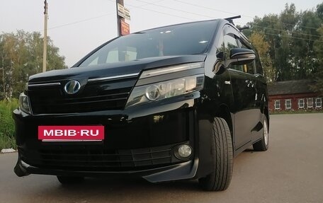 Toyota Voxy III, 2014 год, 1 950 000 рублей, 11 фотография