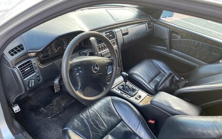 Mercedes-Benz E-Класс, 1998 год, 450 000 рублей, 4 фотография