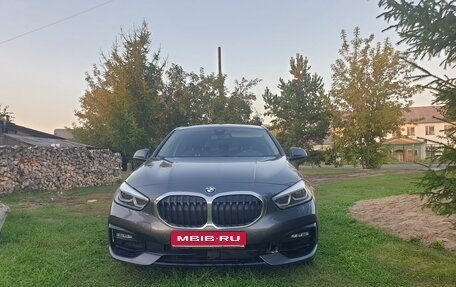 BMW 1 серия, 2020 год, 3 000 000 рублей, 1 фотография