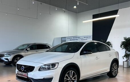 Volvo S60 Cross Country, 2016 год, 2 099 000 рублей, 1 фотография