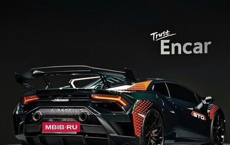 Lamborghini Huracán, 2023 год, 44 000 000 рублей, 3 фотография