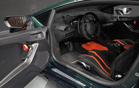 Lamborghini Huracán, 2023 год, 44 000 000 рублей, 8 фотография