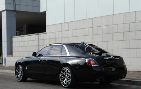 Rolls-Royce Ghost Series II рестайлинг, 2022 год, 36 000 000 рублей, 3 фотография
