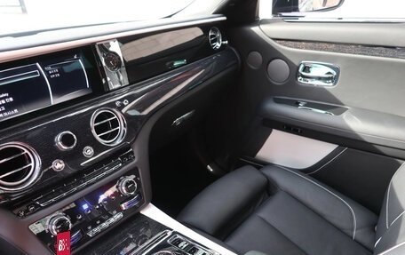 Rolls-Royce Ghost Series II рестайлинг, 2022 год, 36 000 000 рублей, 9 фотография