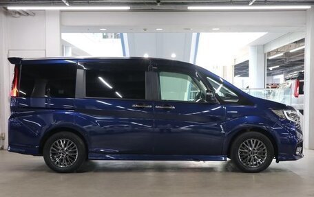 Honda Stepwgn IV, 2021 год, 2 100 000 рублей, 4 фотография