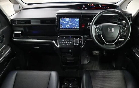 Honda Stepwgn IV, 2021 год, 2 100 000 рублей, 11 фотография
