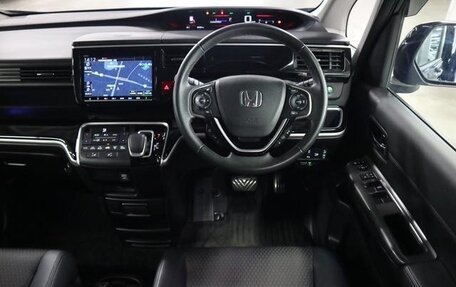 Honda Stepwgn IV, 2021 год, 2 100 000 рублей, 12 фотография