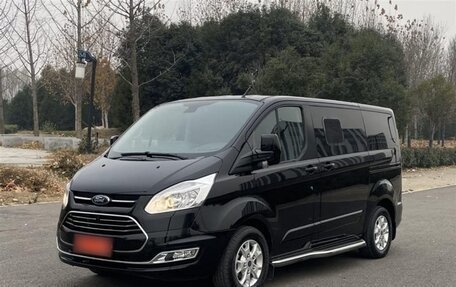 Ford Tourneo Custom I рестайлинг, 2021 год, 2 300 000 рублей, 1 фотография
