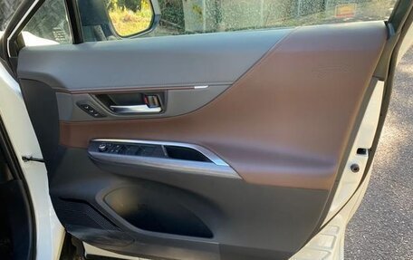 Toyota Harrier, 2021 год, 2 216 000 рублей, 12 фотография