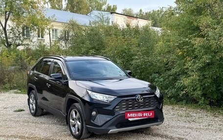 Toyota RAV4, 2020 год, 3 330 000 рублей, 6 фотография