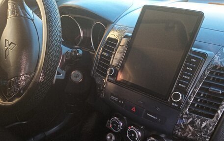 Mitsubishi Outlander III рестайлинг 3, 2011 год, 900 000 рублей, 5 фотография