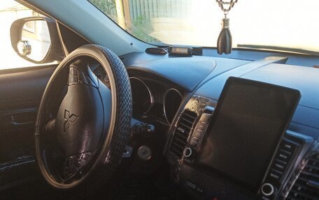 Mitsubishi Outlander III рестайлинг 3, 2011 год, 900 000 рублей, 8 фотография