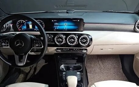 Mercedes-Benz A-Класс, 2021 год, 2 200 000 рублей, 5 фотография