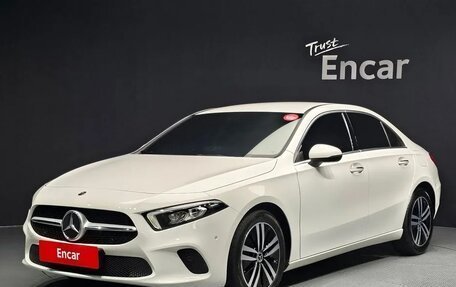 Mercedes-Benz A-Класс, 2021 год, 2 200 000 рублей, 2 фотография