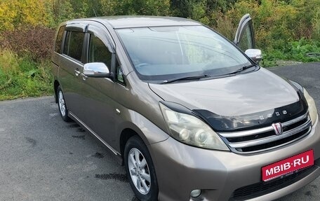 Toyota ISis I, 2010 год, 980 000 рублей, 1 фотография