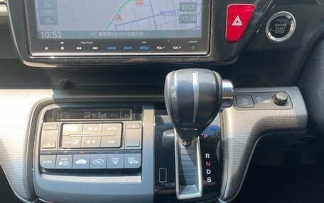 Honda Stepwgn IV, 2017 год, 1 800 000 рублей, 14 фотография