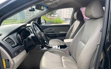 KIA Carnival III, 2018 год, 2 300 000 рублей, 9 фотография