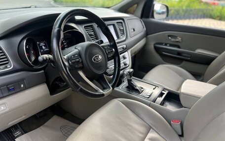 KIA Carnival III, 2018 год, 2 300 000 рублей, 11 фотография