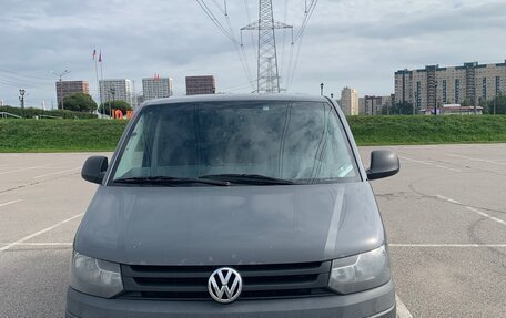Volkswagen Transporter T5 рестайлинг, 2012 год, 1 800 000 рублей, 1 фотография