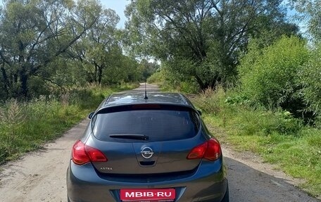 Opel Astra J, 2011 год, 520 000 рублей, 1 фотография