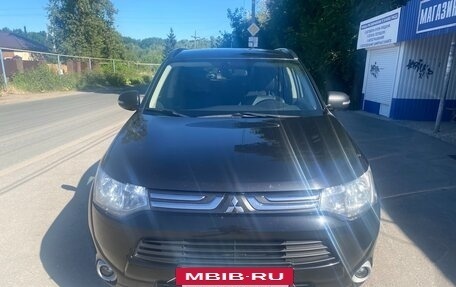 Mitsubishi Outlander III рестайлинг 3, 2012 год, 1 280 000 рублей, 4 фотография