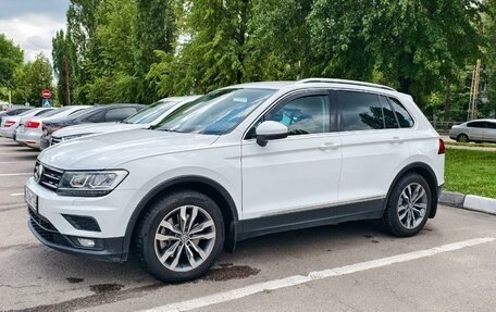 Volkswagen Tiguan II, 2018 год, 3 050 000 рублей, 1 фотография