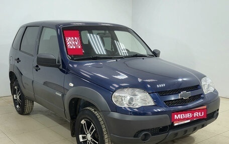Chevrolet Niva I рестайлинг, 2017 год, 760 000 рублей, 3 фотография