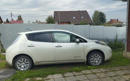 Nissan Leaf I, 2011 год, 620 000 рублей, 2 фотография