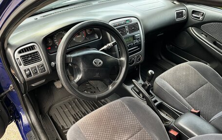 Toyota Avensis III рестайлинг, 2001 год, 395 000 рублей, 11 фотография