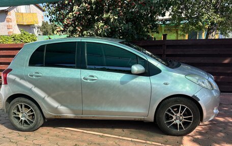 Toyota Yaris III рестайлинг, 2007 год, 600 000 рублей, 1 фотография