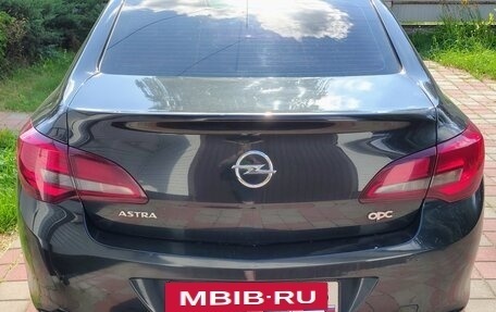 Opel Astra J, 2013 год, 780 000 рублей, 2 фотография