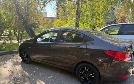 Hyundai Solaris II рестайлинг, 2015 год, 730 000 рублей, 1 фотография