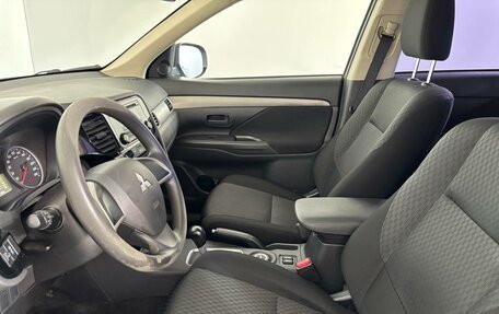 Mitsubishi Outlander III рестайлинг 3, 2012 год, 1 079 000 рублей, 8 фотография