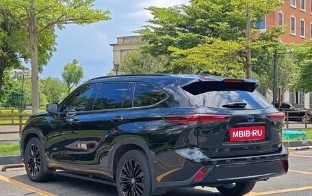 Toyota Highlander, 2022 год, 3 150 000 рублей, 5 фотография