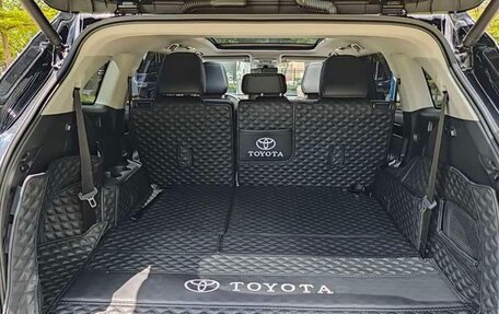 Toyota Highlander, 2022 год, 3 150 000 рублей, 7 фотография