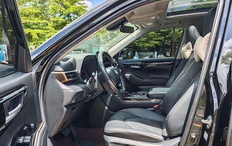 Toyota Highlander, 2022 год, 3 150 000 рублей, 11 фотография