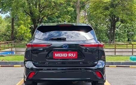 Toyota Highlander, 2022 год, 3 150 000 рублей, 6 фотография