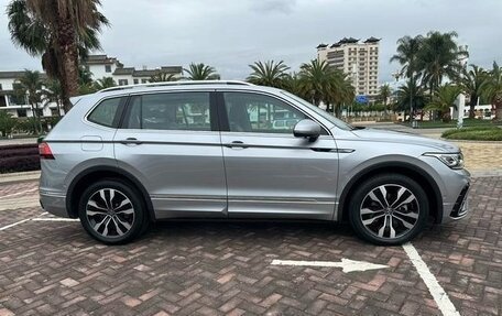 Volkswagen Tiguan II, 2022 год, 3 520 000 рублей, 4 фотография