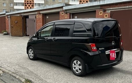 Honda Freed I, 2013 год, 1 350 000 рублей, 7 фотография