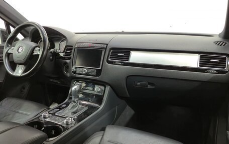 Volkswagen Touareg III, 2018 год, 3 300 000 рублей, 12 фотография