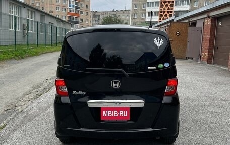 Honda Freed I, 2013 год, 1 350 000 рублей, 6 фотография