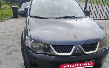 Mitsubishi Outlander III рестайлинг 3, 2007 год, 800 000 рублей, 5 фотография