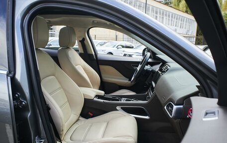 Jaguar F-Pace, 2018 год, 3 489 000 рублей, 15 фотография