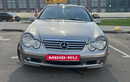 Mercedes-Benz C-Класс, 2004 год, 650 000 рублей, 6 фотография