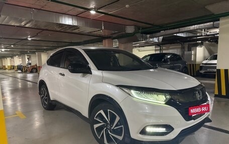Honda Vezel, 2019 год, 2 050 000 рублей, 2 фотография