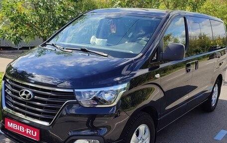 Hyundai Grand Starex Grand Starex I рестайлинг 2, 2019 год, 4 050 000 рублей, 2 фотография
